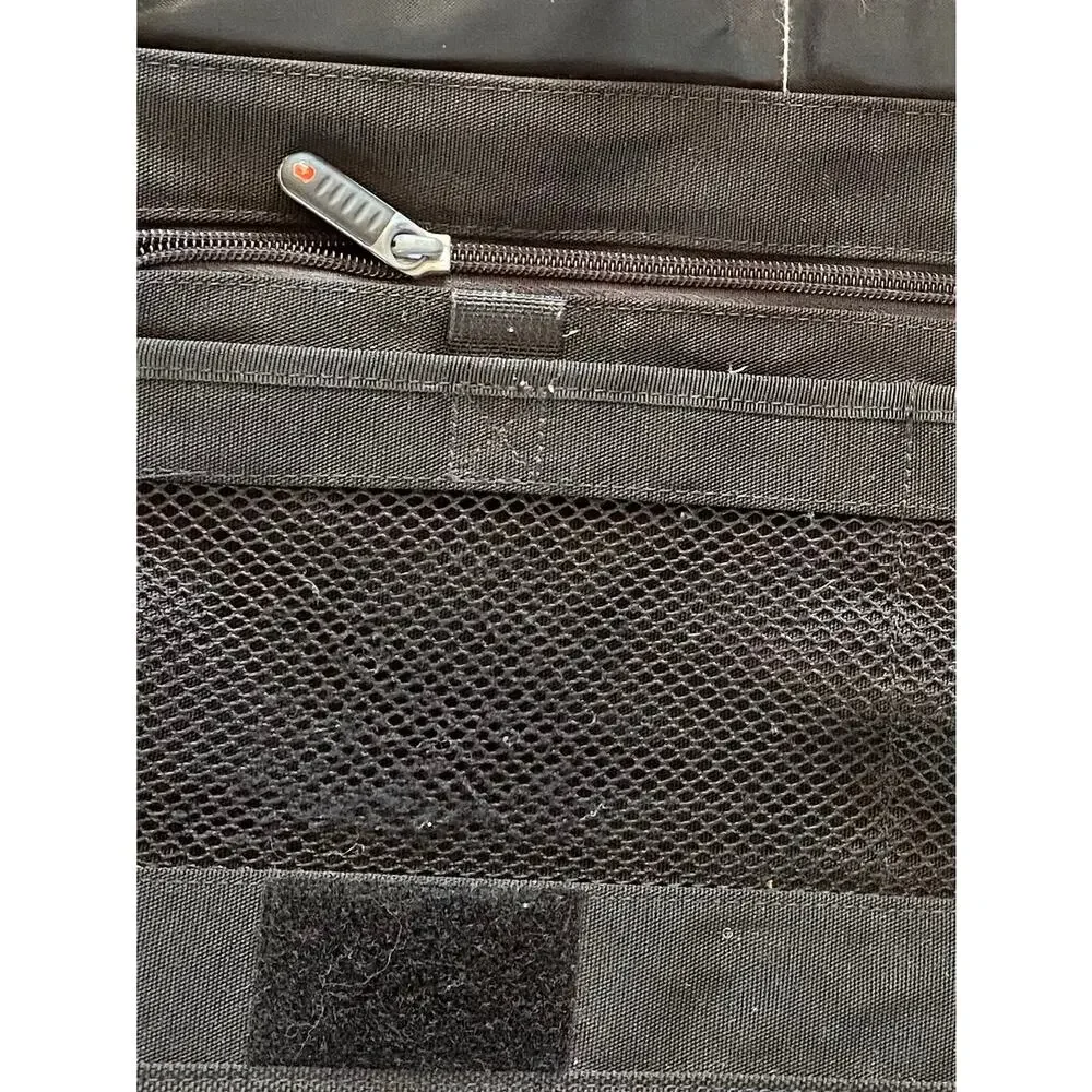 VICTORINOX messenger briefcase crossbody bag black metal closure Swiss army